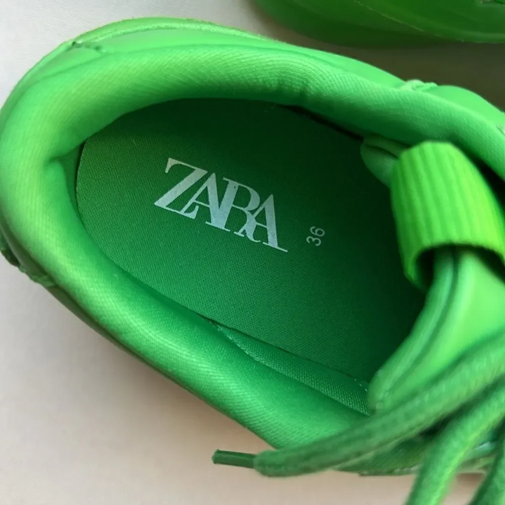 Zara Solid Color Sneakers Size 6